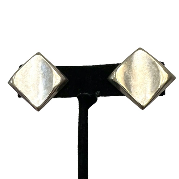 VINTAGE ALPACA MEXICO SILVER TONE DIAMOND SHAPE CONCAVE CENTER CLIP ON EARRINGS - Picture 1 of 11